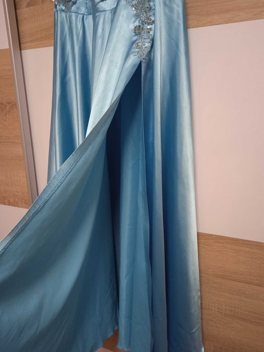 Абитуриентска рокля