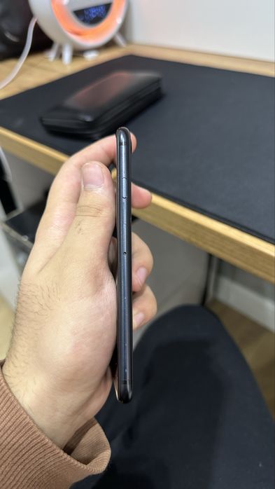 Iphone Se 2 sotiladi