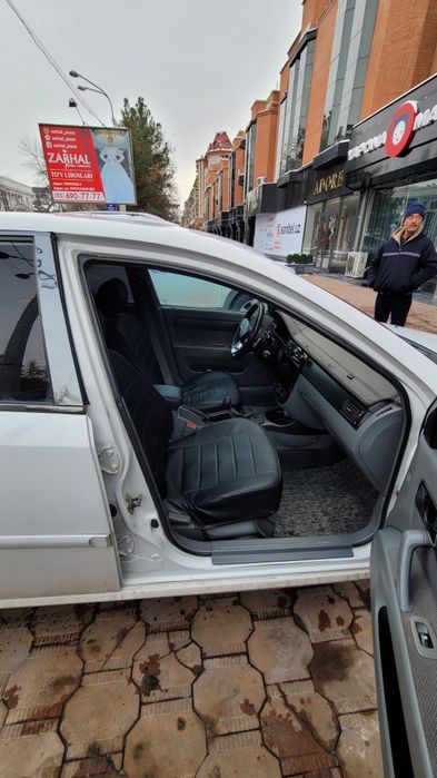 Ласетти 1.8 сотилади