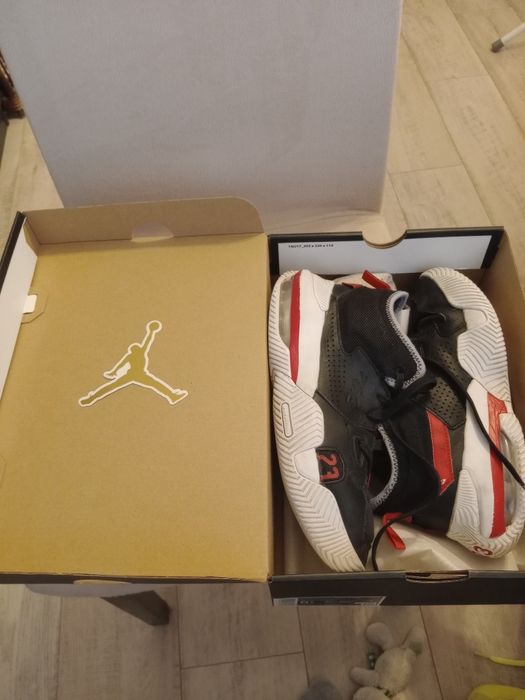 Nike Air Jordan stay loyal 2