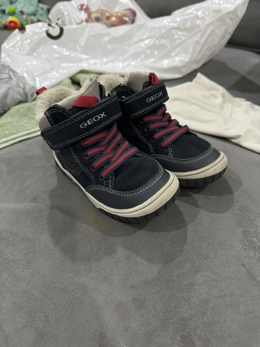 Продам детскую обувь Geox