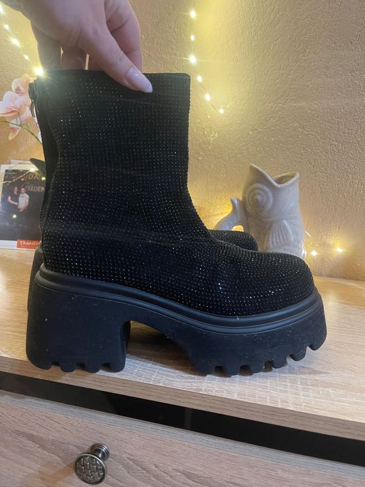Дамски боти с кристали