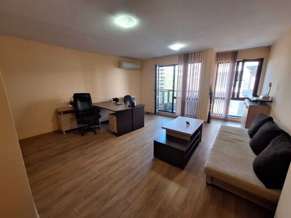 Продава се Едностаен апартамент в Пловдив, Център - 48 кв.м за 1365 €/кв.м - Снимка #1