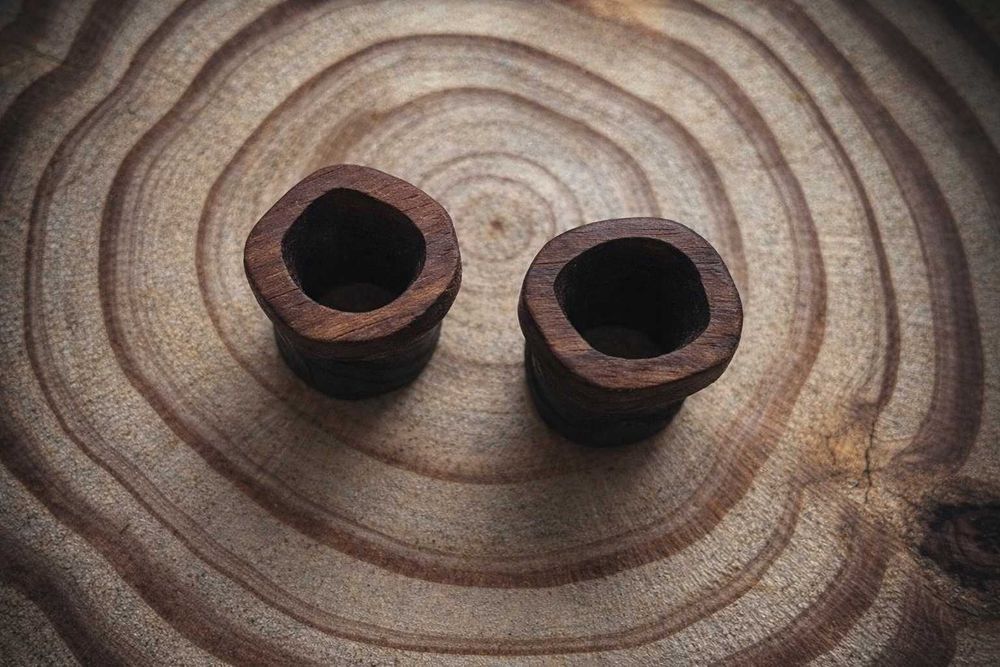 Ръчно изработени дървени флешове (ear plugs)