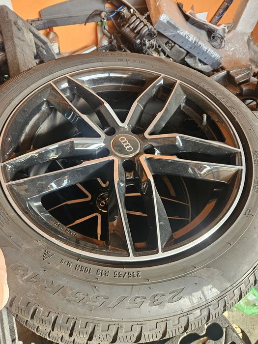 Лети джанти с чисто нови зимни гуми  235 55 19 за Audi q5