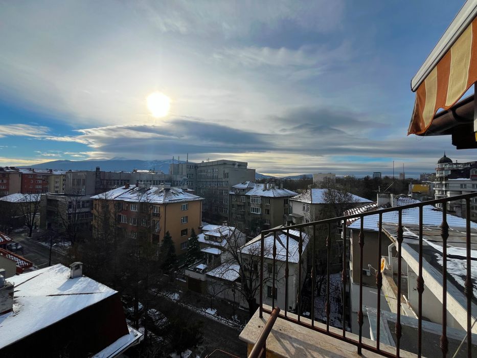 Дава се под наем Двустаен апартамент в София, Оборище - 55 кв.м за 648.21 € - Снимка #2