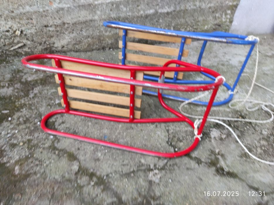 Метални шейни 2 бр.