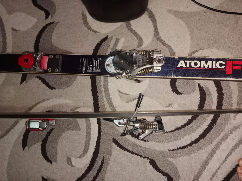 Продам лыжи горные