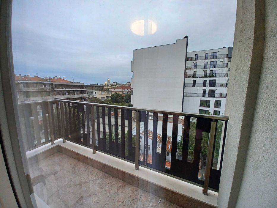 Дава се под наем Тристаен апартамент в Варна, Център - 90 кв.м за 850 € - Снимка #15