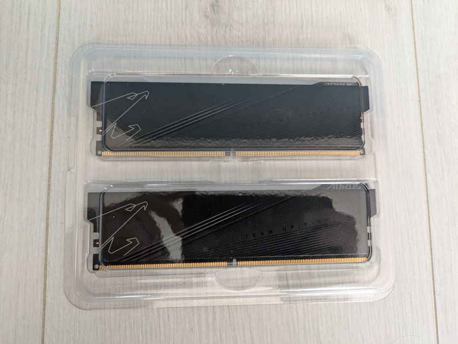 РАМ памет Gigabyte AORUS RGB DDR5 32GB 6000MT/s