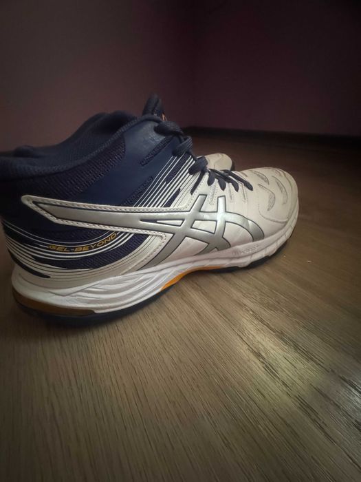 Волейболни обувки - Asics