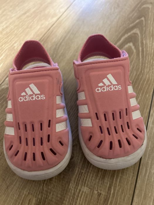 Сандали Адидас за момиче 22 номер