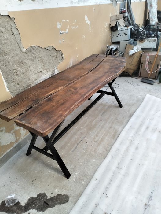 Vând masa de stejar cu cadru metalic