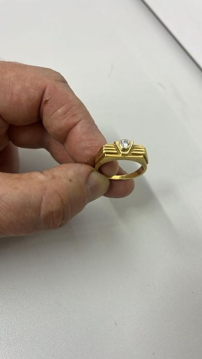 Продам золотое кольцо