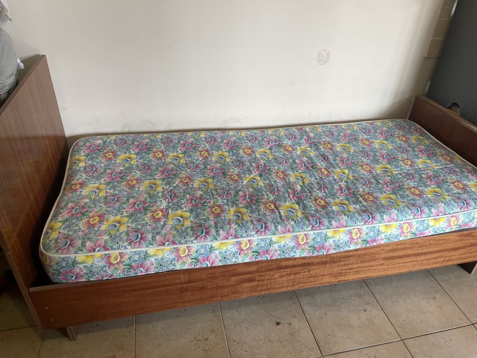 Продам односпальную кровать