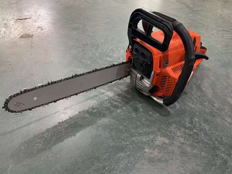 Бензинова Резачка за Дърва KraftRoyal с 40см Шина, 4.5 kW, 68куб.