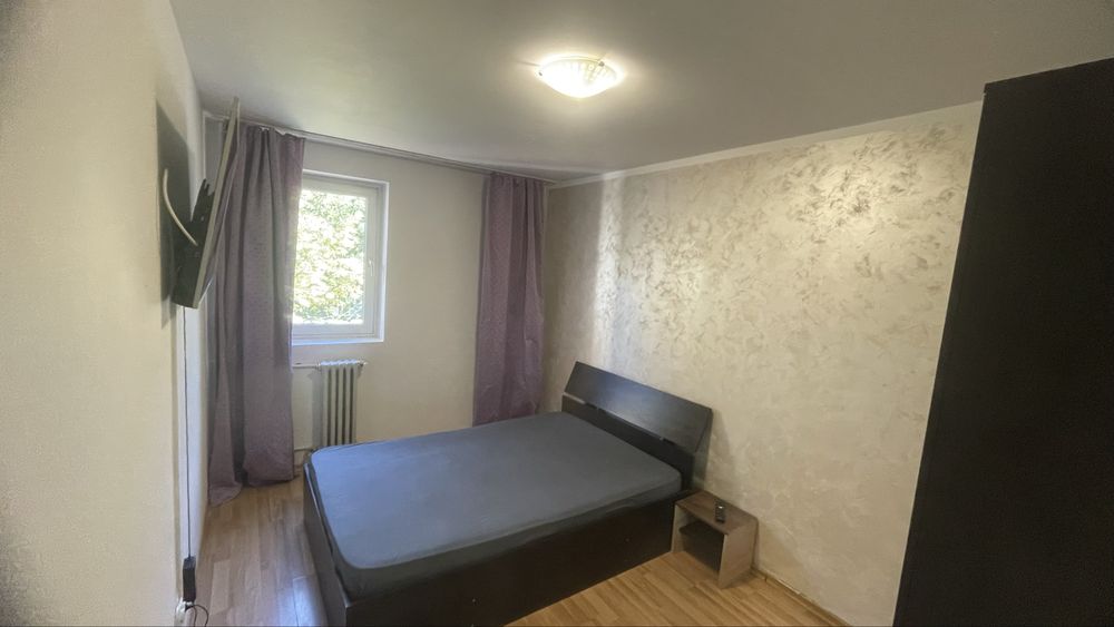 Inchiriez apartament 2 camere decomandat