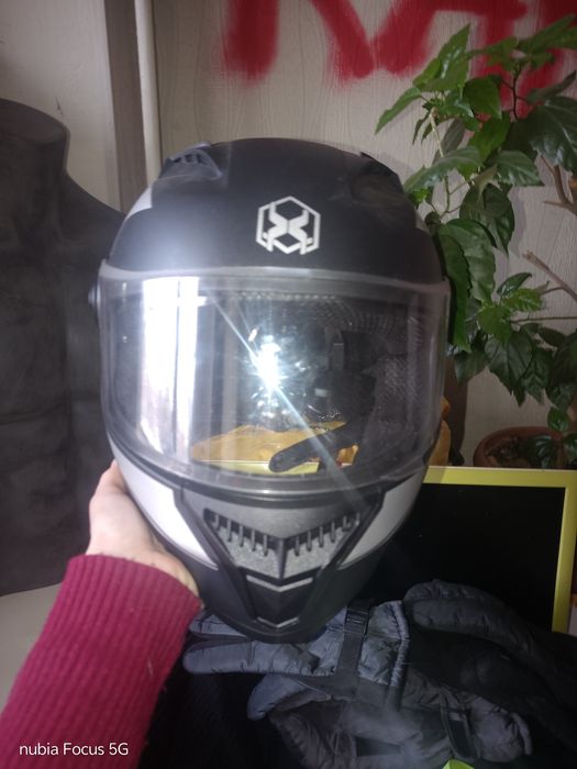 Продам шлем срочно