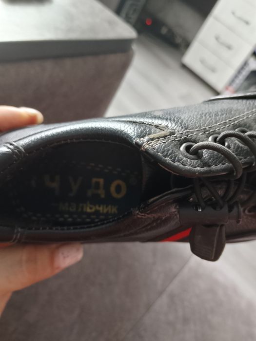 Продам кожаные туфли 31р и 34 р