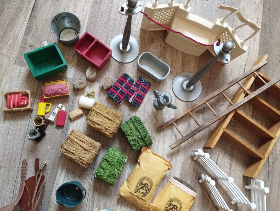 Ретро комплект миниатюри за макет на конюшня/ ферма за коне