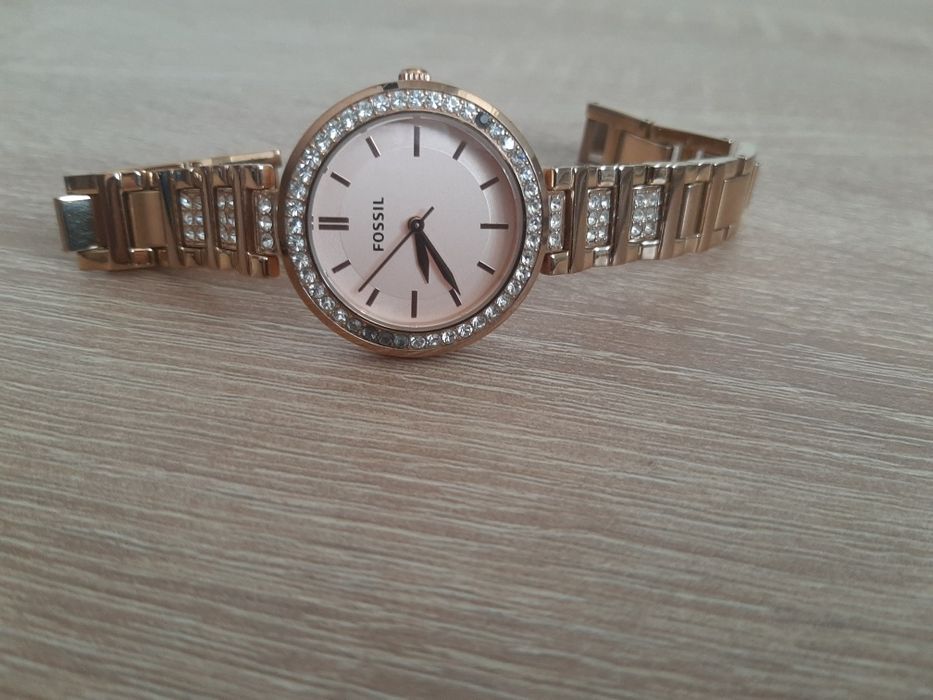 Ceas Damă Fossil BQ3181 Rose Gold cu Cristale – Elegant