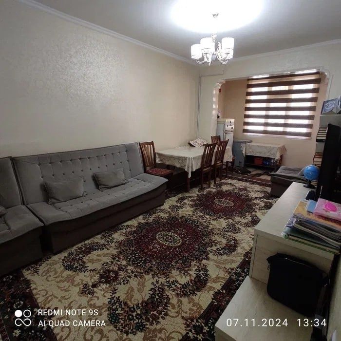 Продаётся 2-комнатная квартира.
Адрес: Юнусабад 13 квартал.