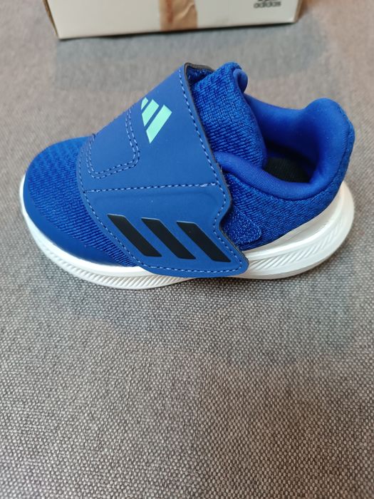 Маратонки за бебе adidas оригинални р-р 20