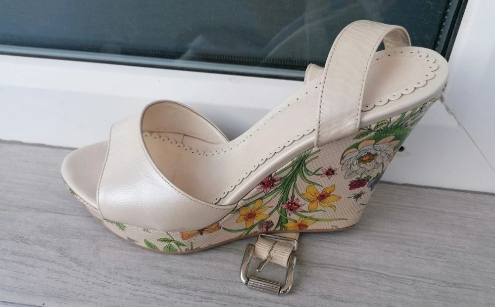 Sandale piele mărimea 35