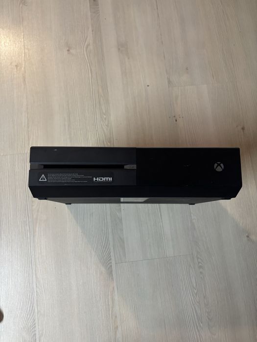 Xbox one cu 2 controlere