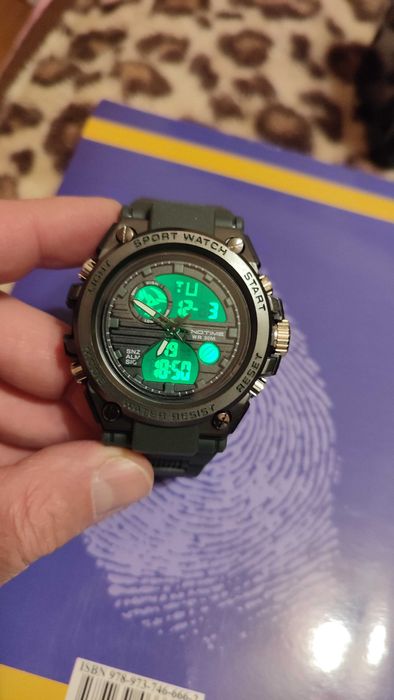 Ceas digital militar