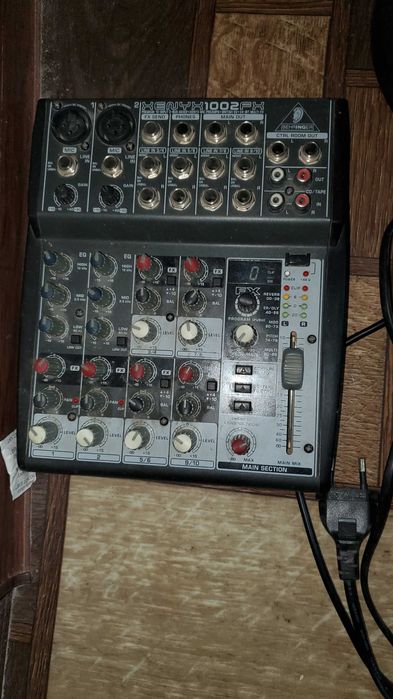 Miksher Behringer Xenyx 1002fx