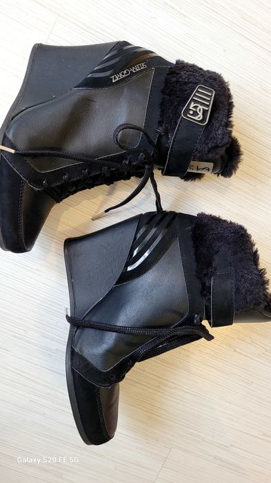 Дамски зимни обувки адидас selena gomez