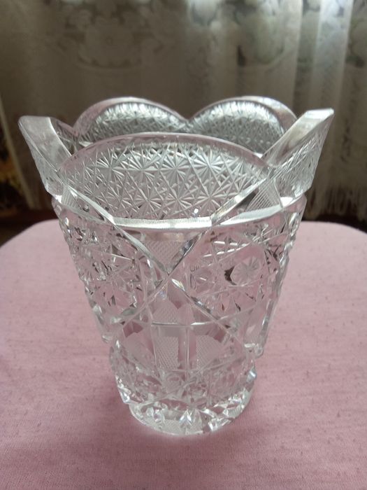 г.Навои. Продам  новый набор хрустальных  ваз - 2шт. Япония