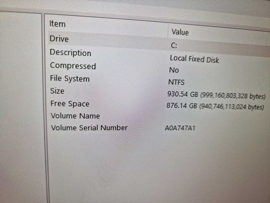 Настолен компютър „всичко в едно“. Извит дисплей. 1 TB, 32 RAM.