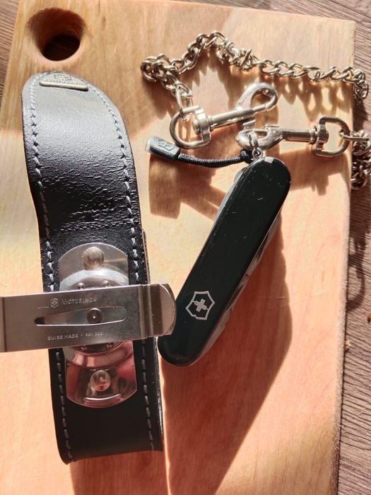 Victorinox Deluxe Tinker.