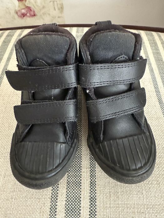 Incaltaminte copii din piele, marimea 23, marca Converse, stare impeca