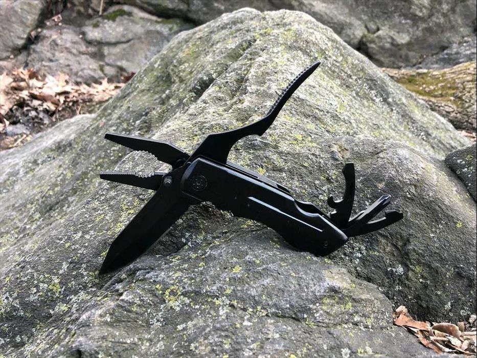 Многофунцкионален джобен инструмент 19в1 с нож и клещи