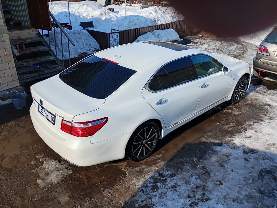 Продам Лексус лс600 город Костанай