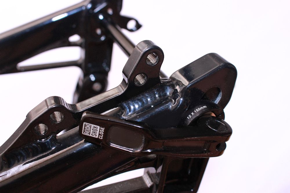 RAM DHX2 DH Alloy Frame Black M/L  Нова Алуминиева Рамка DH