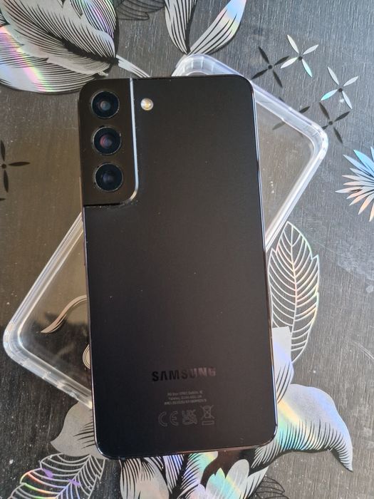 Samsung s22.        .