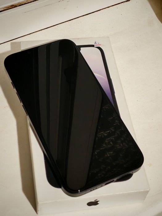 IPhone 16e 128gb полный идеал