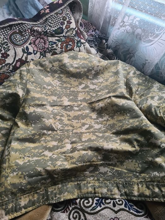 Пролам лётную куртку зимнию.