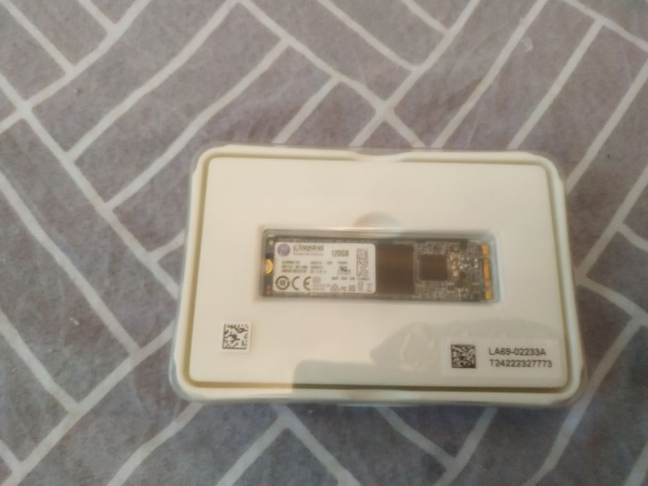 Продаю Kingston SA400M8/120G