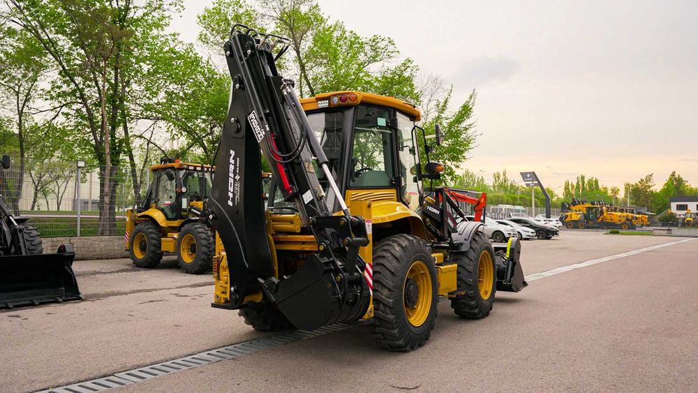 Экскаватор погрузчик HORN 388H