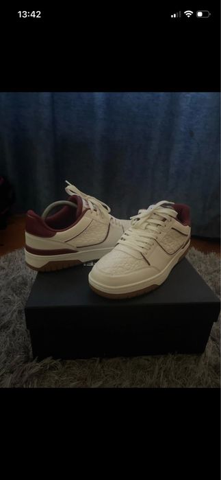 Încălțăminte Guess