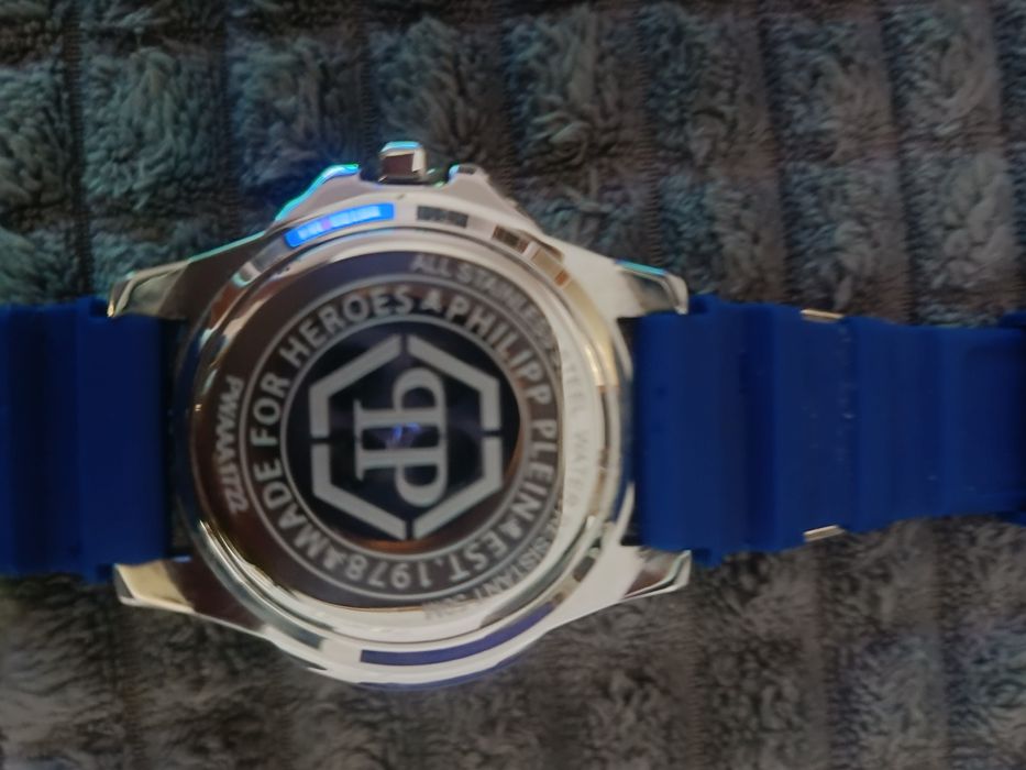 Часовник philipp plein the skull