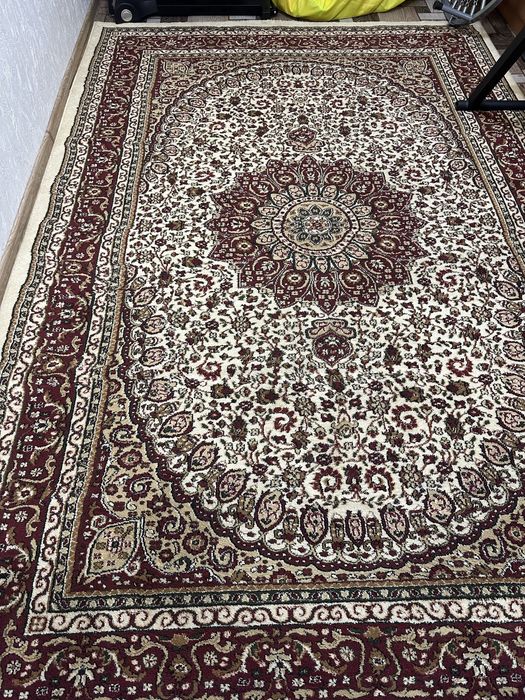 Продам красивый ковер.