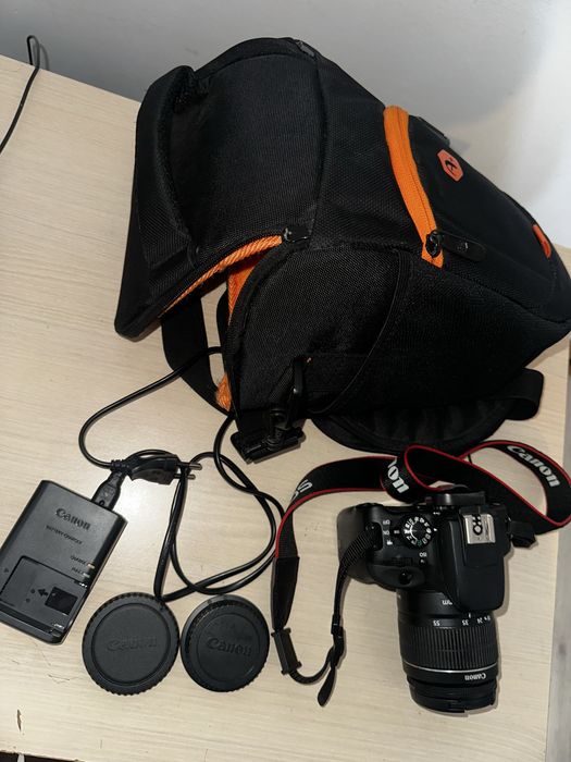 Aparat foto Canon EOS 100D + obiectiv 18-55mm + accesorii