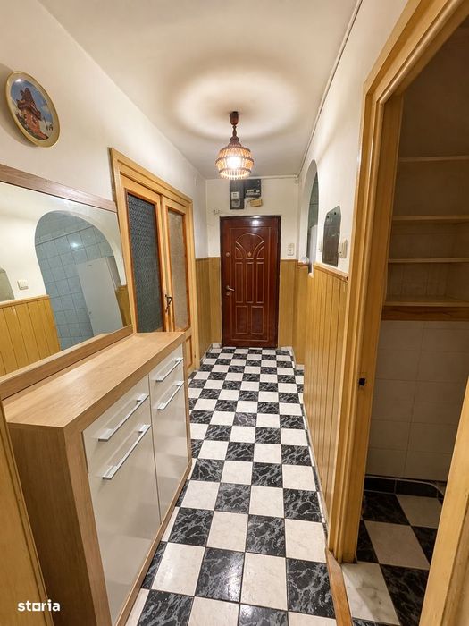 Apartament de vânzare 3 camere, 2 bai, zona Corina, Tudor