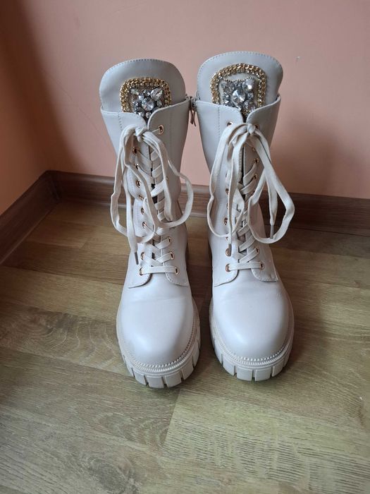 Дамски зимни боти